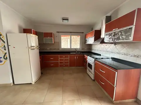 Casa en alquiler Open Door 4 ambientes corrientes 1065