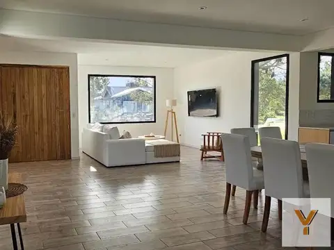 Casa en venta - 4 Dormitorios 5 Baños - Cochera - 1.077Mts2 - Costa Esmeralda, Pinamar
