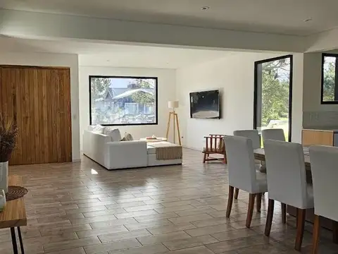 Casa en venta - 4 Dormitorios 5 Baños - Cochera - 1.077Mts2 - Costa Esmeralda, Pinamar