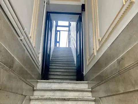 Departamento tipo casa 300m2 totales aprox. 5amb c/dep patio terraza parrilla