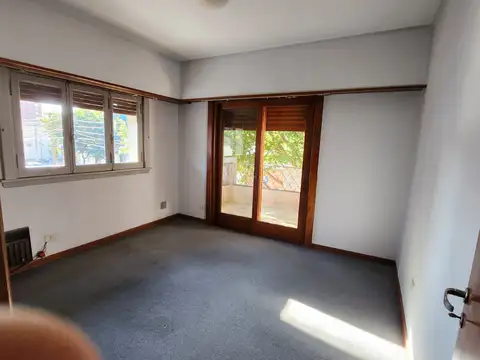 Depto Tipo Casa en Alquiler de 4 ambientes