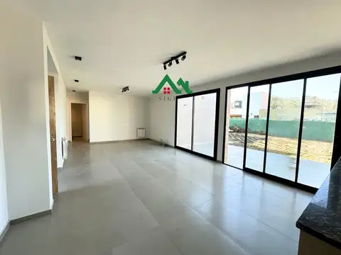 Casa 5 ambientes con 2 baños