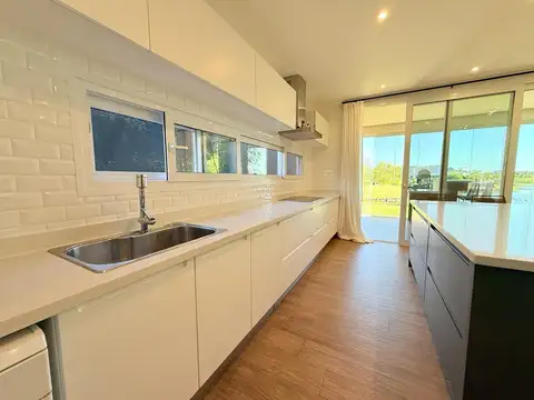 Casa en Venta en Puertos - Barrio Marinas, USD 570.000