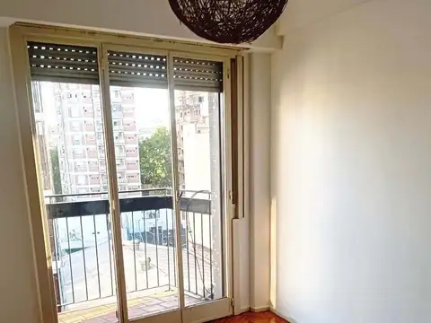 Valentin Gomez 3300, Piso 6º