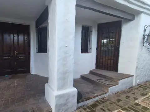 Casa 7 ambientes con 5 baños