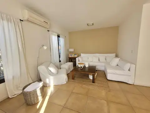 Casa en Venta en Moreno, USD 149.000