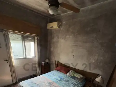 CASA CON LOCAL A REFACCIONAR