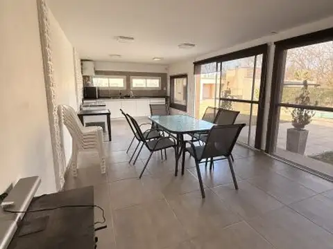 VENTA CASA 3 dormitorios en Juan koslay