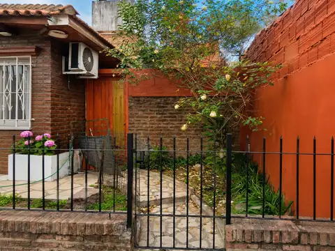 Casa 3 ambientes con 1 baño