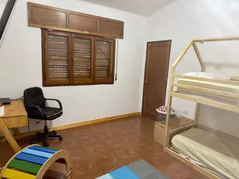Casa en Alquiler con 1 cochera