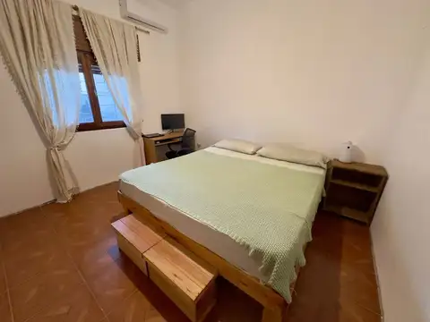 ALQUILER CASA AMOBLADA B° JARDIN 2 DORM CON PATIO