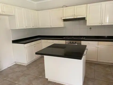 avenida de los lagos  al 3800