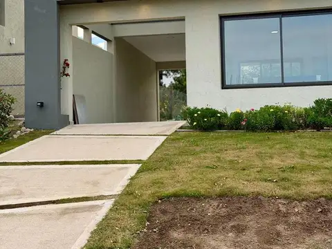 Casa en Venta con 1 cochera