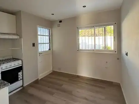 Depto Tipo Casa en Alquiler de 4 ambientes