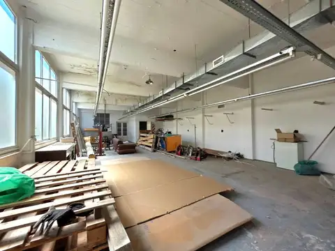 Galpon en Alquiler 43  mts Frente