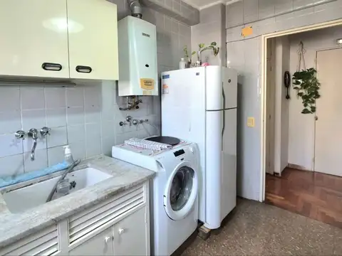 Depto 2 ambientes en Chacarita con balcón corrido