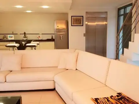 Casa 5 ambientes con 3 baños