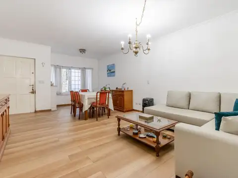 Casa 6 ambientes con 4 baños