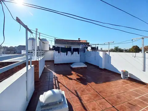 Casa 5 ambientes con 4 baños