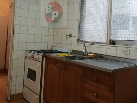 IMPECABLE OPORTUNIDAD DEPTO 1 AMB. FTE CON BALCON Y LAVADERO