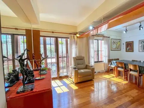 Venta casa Floresta 3 pisos terrazas Cochera doble