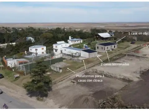 Terreno De 1.700 M2 Con 2 Casas Terminadas, Una En Construcción Y Base Para 3 Mas