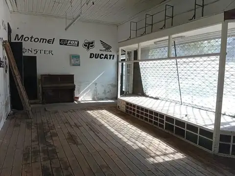 Oficina 4 ambientes con 1 baño
