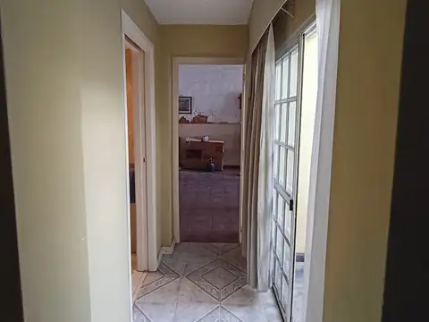 Casa 6 ambientes con 1 baño