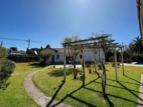 Casa en Venta con 1 cochera