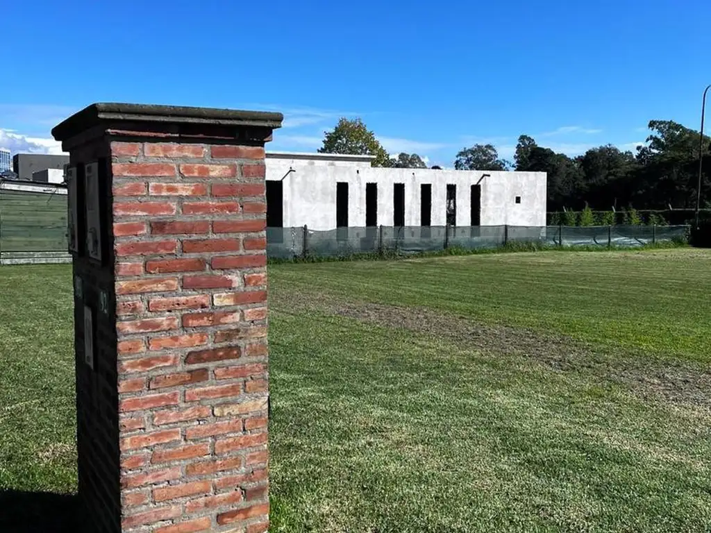 Terreno - 667  m² Total | 667  m² Construible