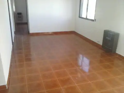 Casa ideal para Oficinas, Consultorios o Institutos! - Neuquén (5 privados, 3 baños)