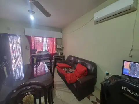 CASA 3 AMBIENTE VENTA FRENTE CLEYPOLE 
