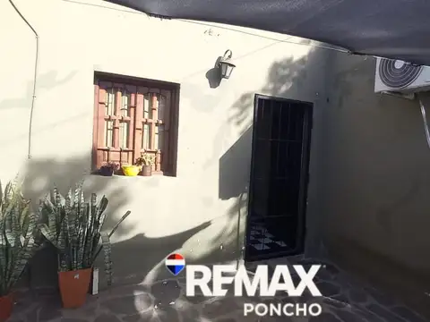 SE VENDE CASA 2 DORMIT- ZONA SUR (MINI HOSPITAL )