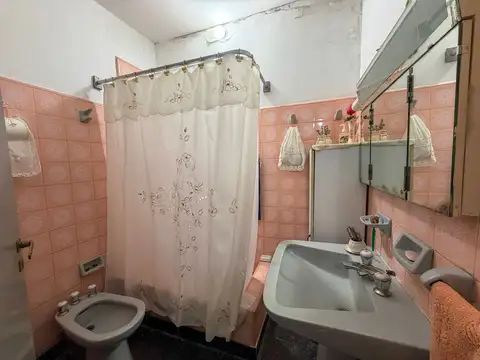 VENTA CASA 4 AMBIENTES JARDIN COCHERA SAN JUSTO