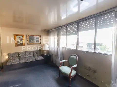 Oficina 6 ambientes con 5 baños