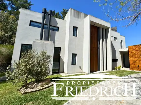 Casa en Venta - Club de Campo Los Puentes