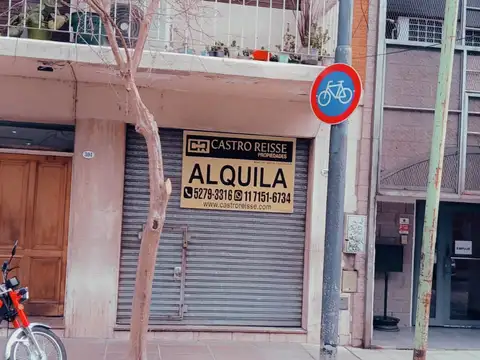 Local a La Calle muy bien ubicado.