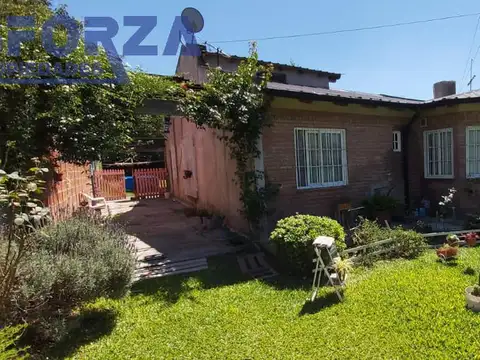 Casa 5 ambientes con 1 baño