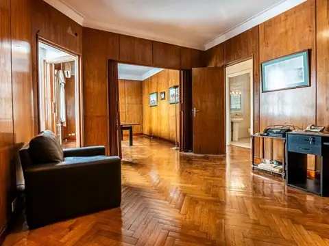 Venta departamento 3 amb. c/dependencia. Recoleta