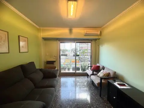 Venta de Departamento 4 ambientes con Balcon corrido y baulera