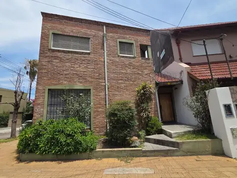 VILLA BALLESTER CENTRO: CHALET 5 AMB CON 2 COCHERAS.