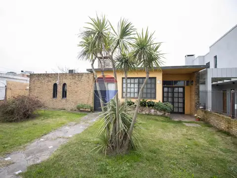 Casa en venta -Barra de Carrasco, a pasos del mar