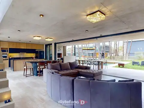 Casa en Alquiler Temporal con 1 cochera