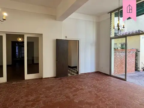 Casa 6 ambientes con 4 baños