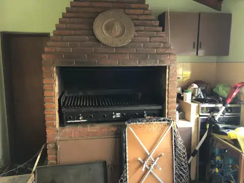 EN VENTA CHALET EN LA MEJOR ZONA DE EL PALOMAR; CUENTA CON 4 DORMITORIOS - FICHA 7950