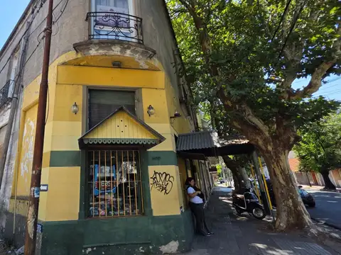 Venta Local con vivienda en Villa Cramer Bernal