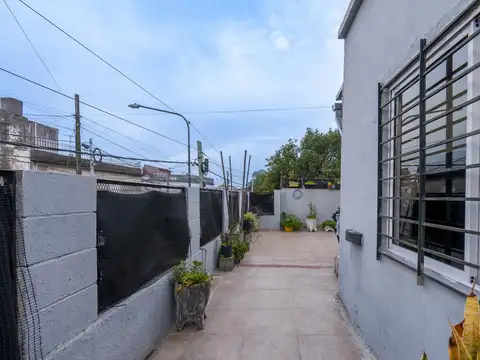 Depto Tipo Casa 4 ambientes con 2 baños