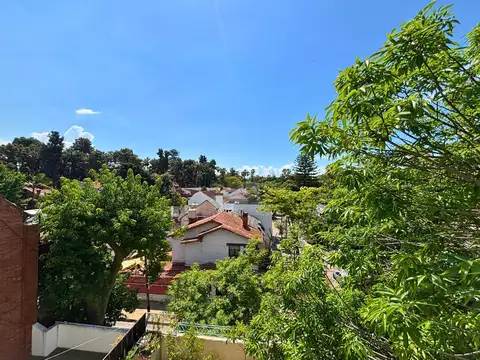 En Venta Casa tipo PH tipo townhouse en la mejor zona de Vicente Lopez.
