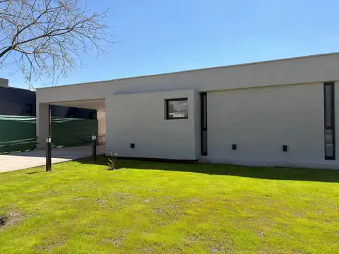 Casa en Venta en Russell, USD 350.000