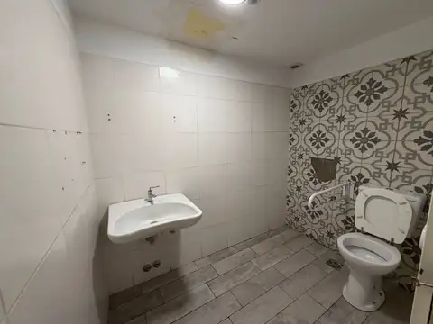 Local en Alquiler en Recoleta, $ 3.500.000